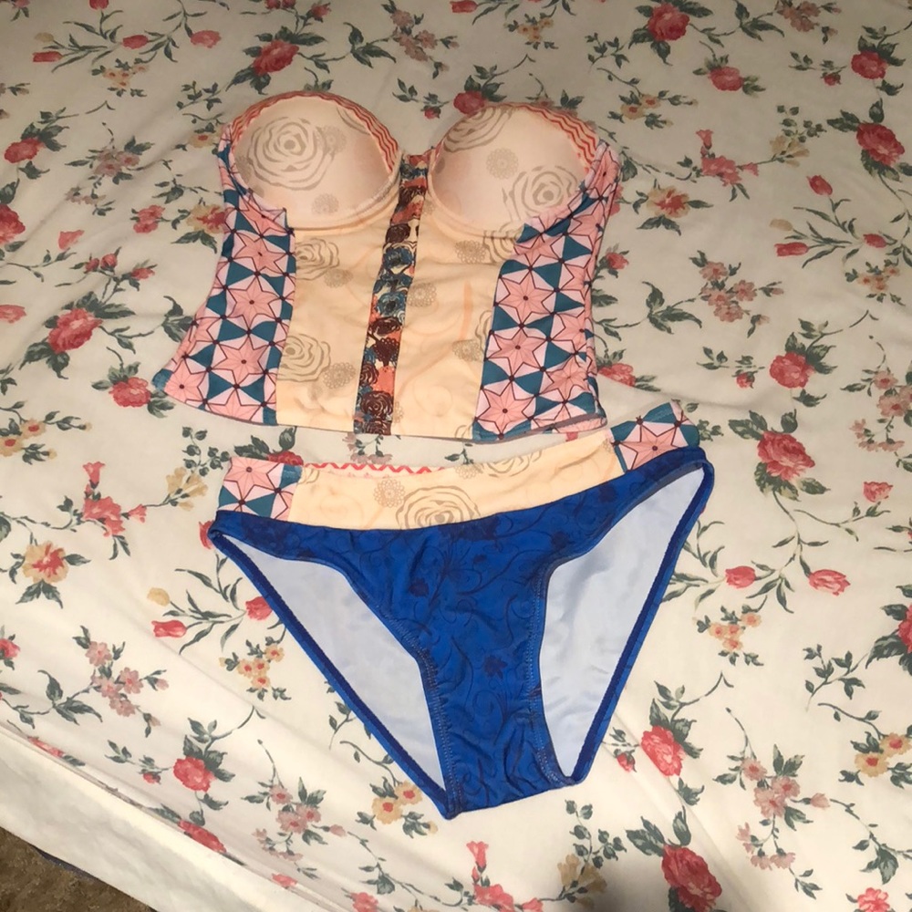 NWOT 2-Piece Bathing Suit